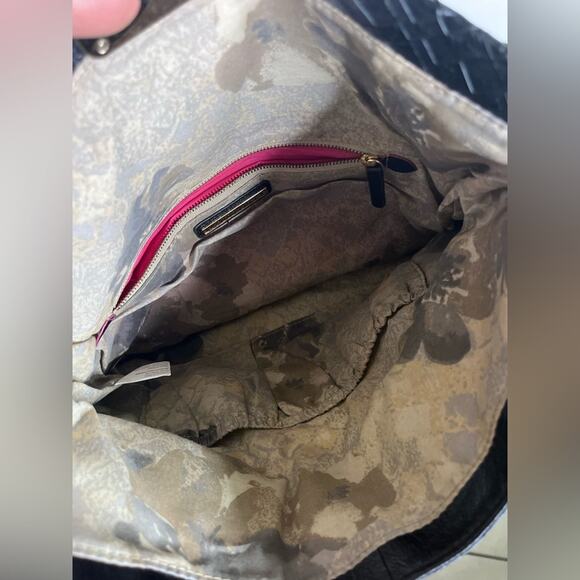 Elliot Lucca Black Leather Crossbody Bag/Purse - Picture 4 of 7